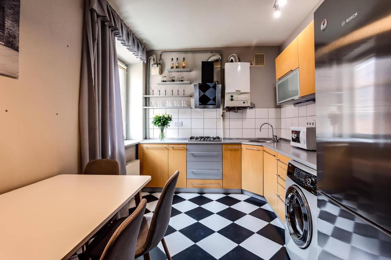 Apartamenty On Knyazya Romana إلفيف المظهر الخارجي الصورة