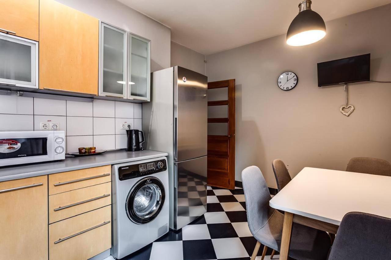 Apartamenty On Knyazya Romana إلفيف المظهر الخارجي الصورة