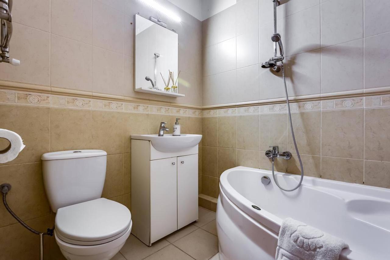 Apartamenty On Knyazya Romana إلفيف المظهر الخارجي الصورة