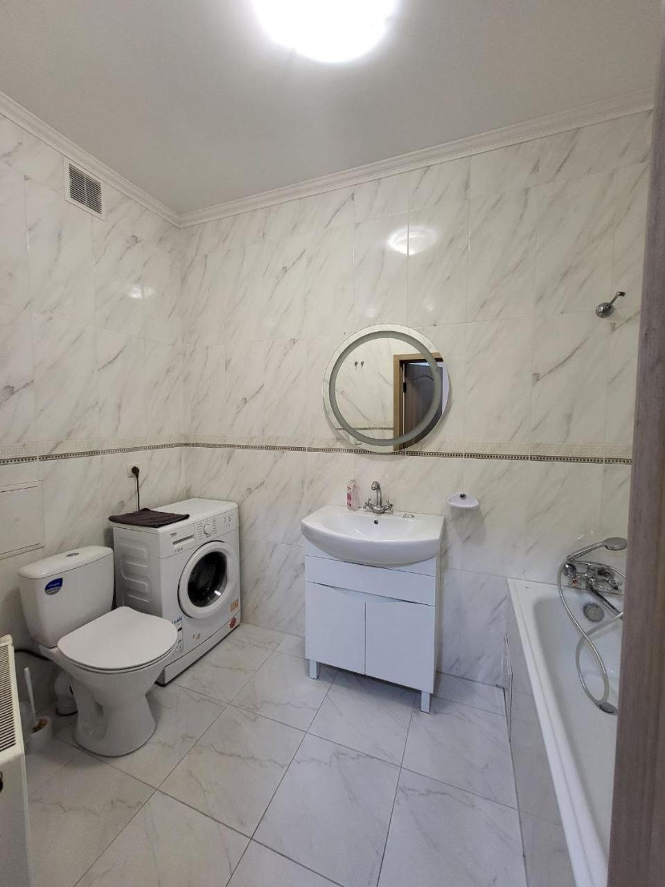 Apartamenty On Knyazya Romana إلفيف المظهر الخارجي الصورة