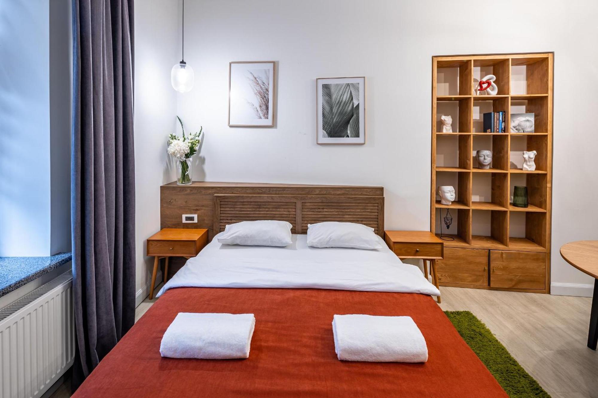 Apartamenty On Knyazya Romana إلفيف المظهر الخارجي الصورة
