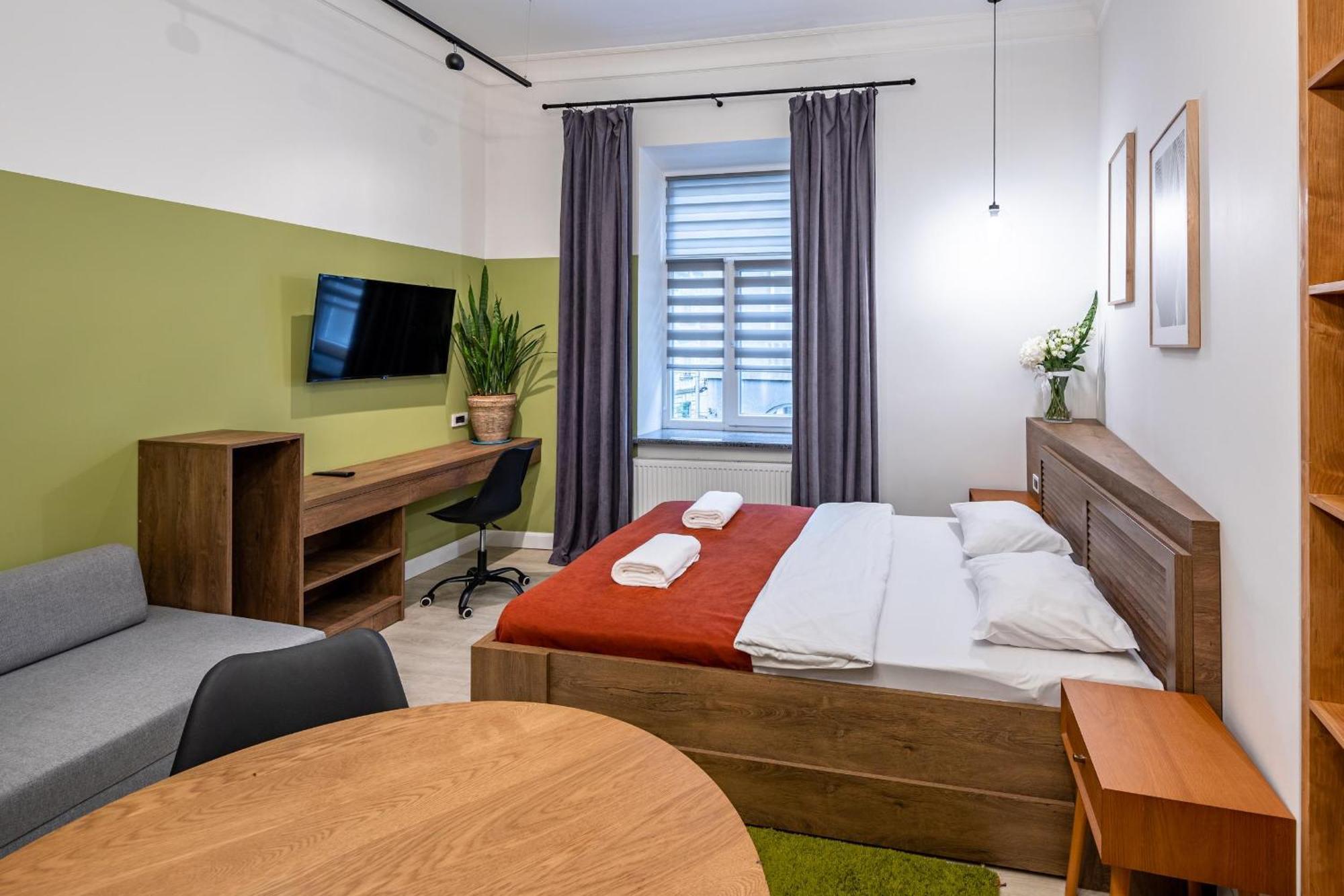 Apartamenty On Knyazya Romana إلفيف المظهر الخارجي الصورة