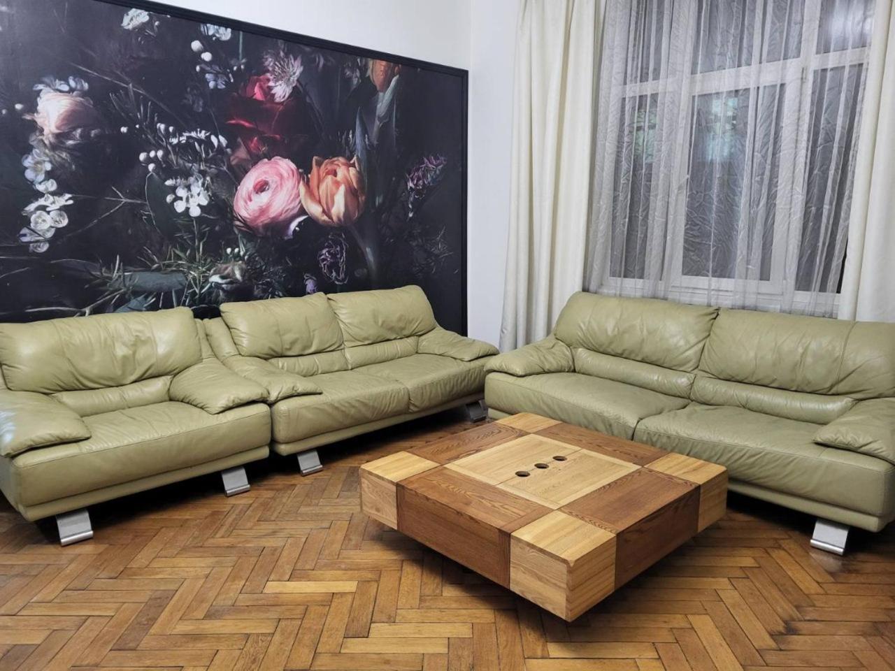 Apartamenty On Knyazya Romana إلفيف المظهر الخارجي الصورة
