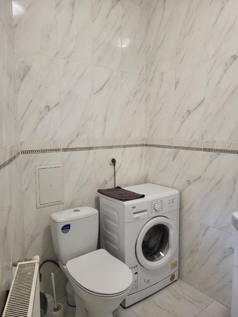 Apartamenty On Knyazya Romana إلفيف المظهر الخارجي الصورة